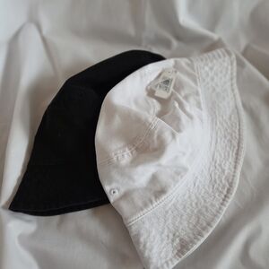 Kids Black and White Bucket Hat Set NEW